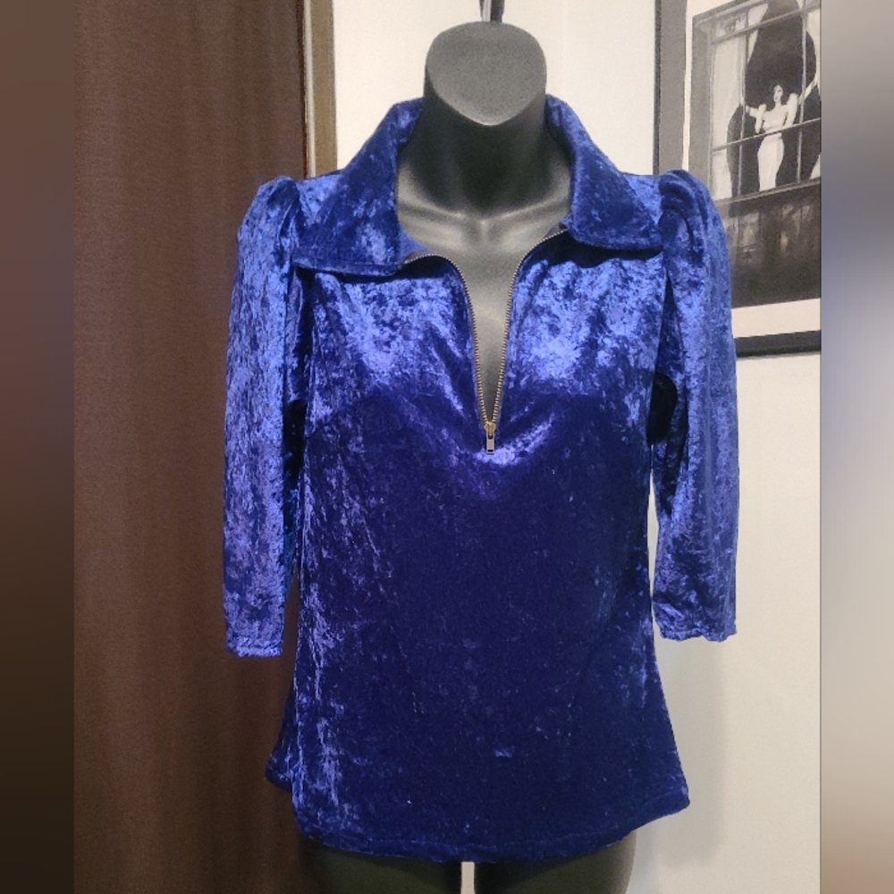 🐰Sapphire Blue Pullover Top